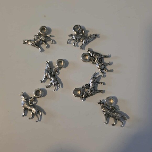 NWOT Pewter Wolf Charms Set of 7 - Picture 2 of 3